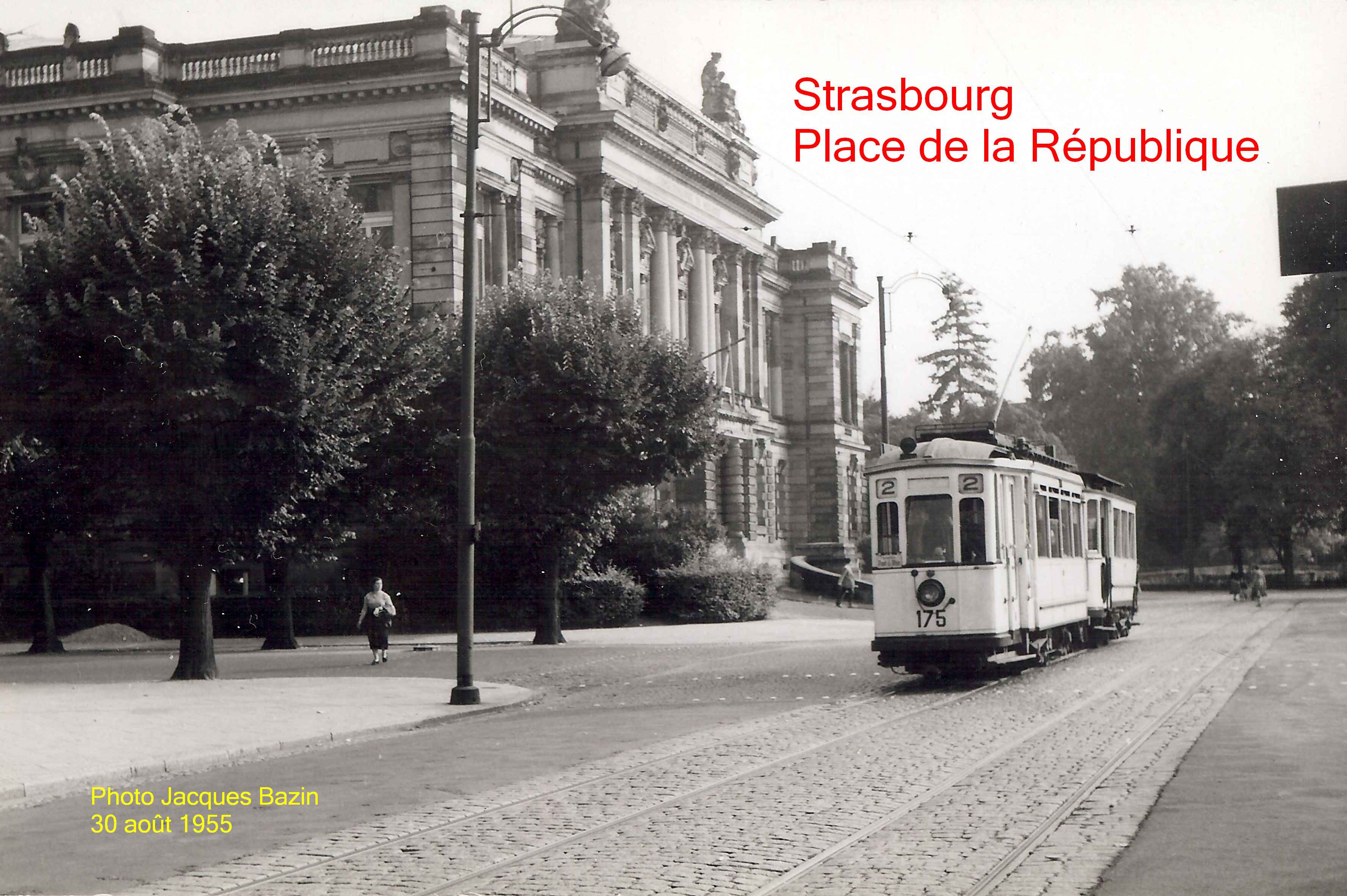Motrice n� 175 et une remorque, Place de la R�publique.